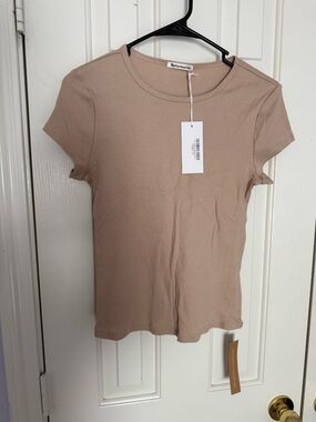 Reformation cropped Ribbed Short Sleeve baby Tee in Taupe Beige. Size M.